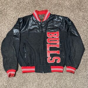 Vintage Chicago Bulls Korean Leather Bomber Jacket NBA Men’s Size Medium Flaws